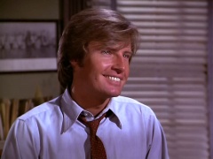 Lou Richards as Virgil Cooper